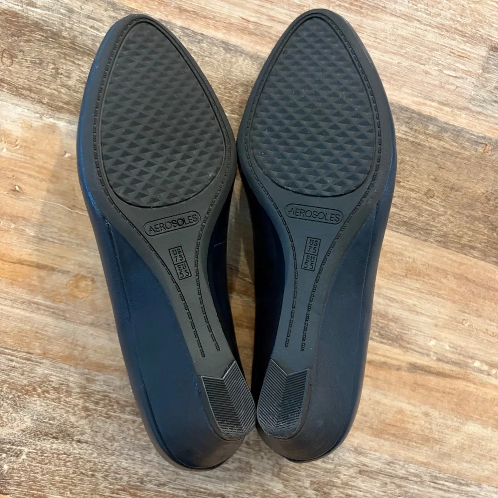 Aerosoles Heelrest Inner Circle Navy Leather Wedge Pumps Shoes 7.5M Low Heel